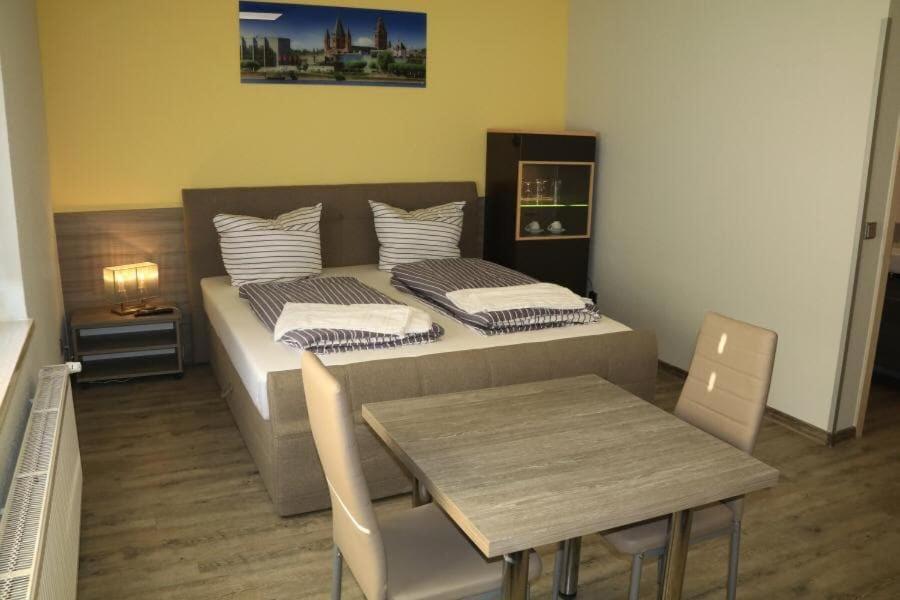 Pension Florion Bernburg Exterior foto